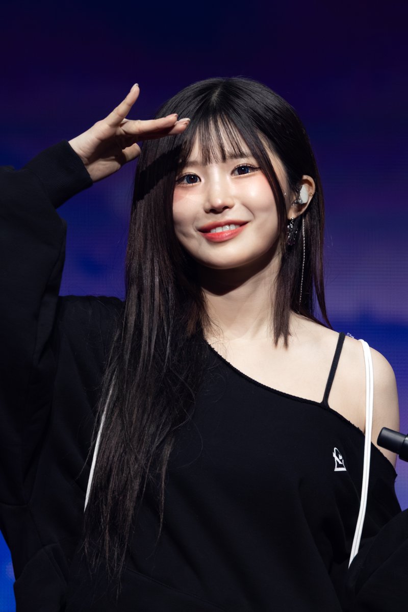 260228
#송하영
#프로미스나인 #fromis_9 #fromis9
#SONGHAYOUNG #HAYOUNG
😳