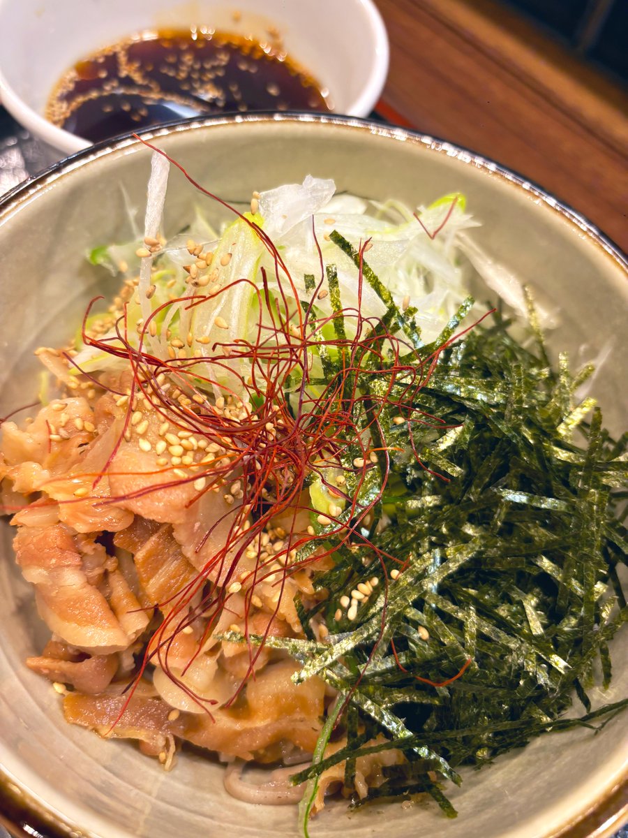 35/365

腕周りは40.5cmでした

終わった後はタカターさんと肉そば