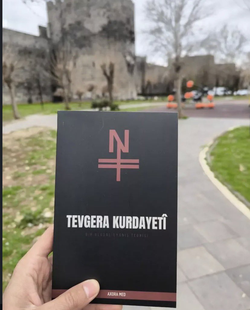 Neteweperest tweet media