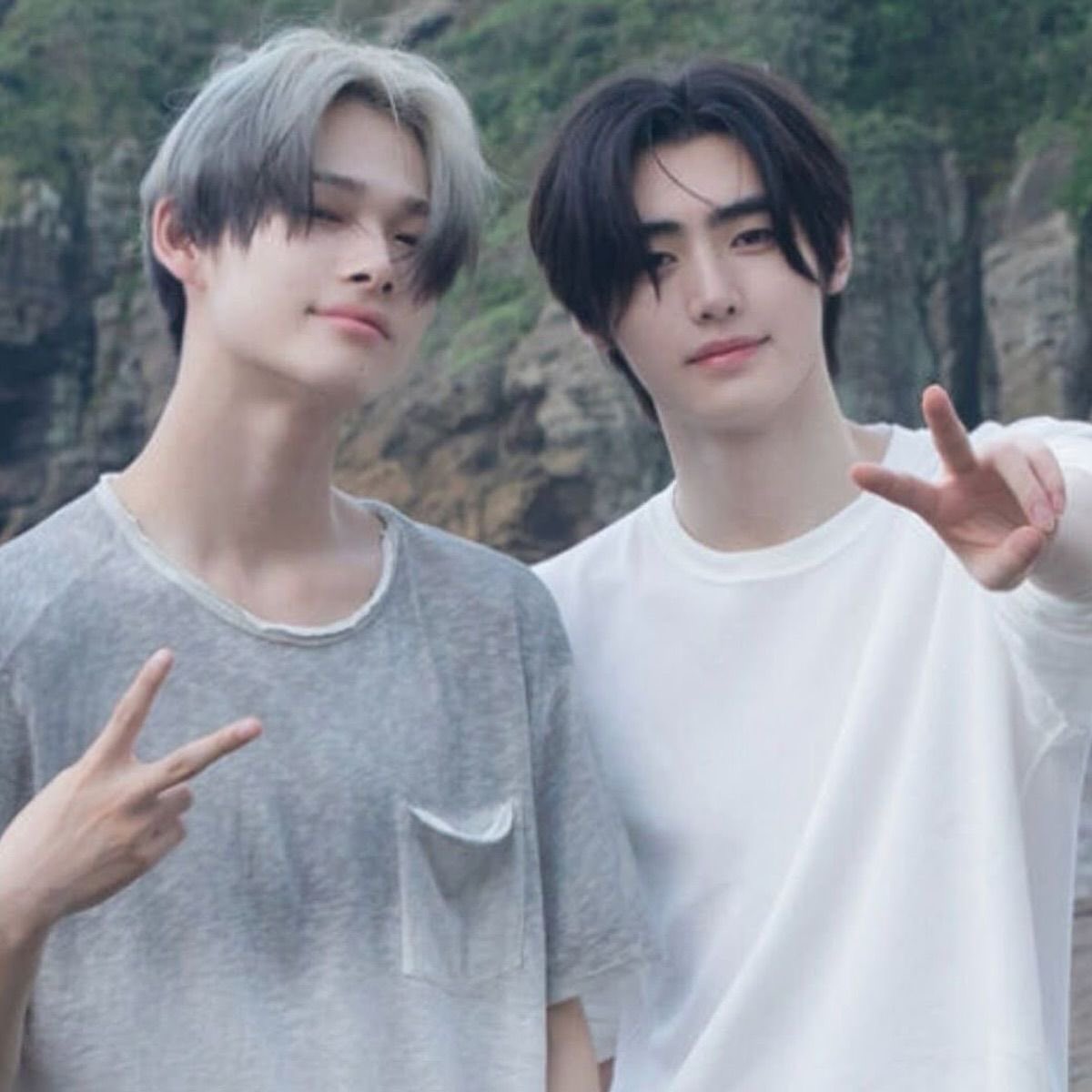 remember when enhypen was getting interviewed, and sunghoon got protective cause he thought the interviewer skipped ni-ki. he immediately called it out, only to find out that ni-ki was the first one to answer 😭

"...the former figure skater protectively said that i skipped their