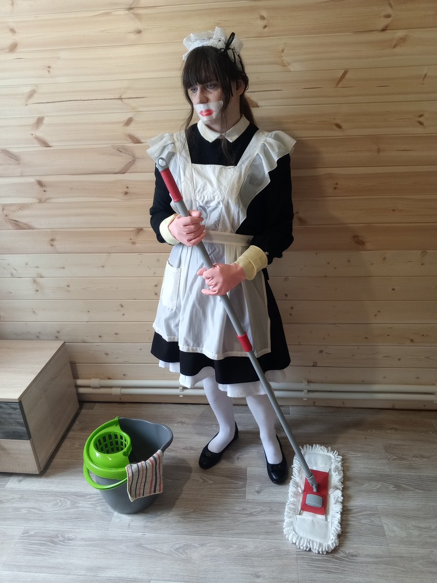 tenchku's tweet photo. quiet maid https://t.co/pgEPI6o6bk