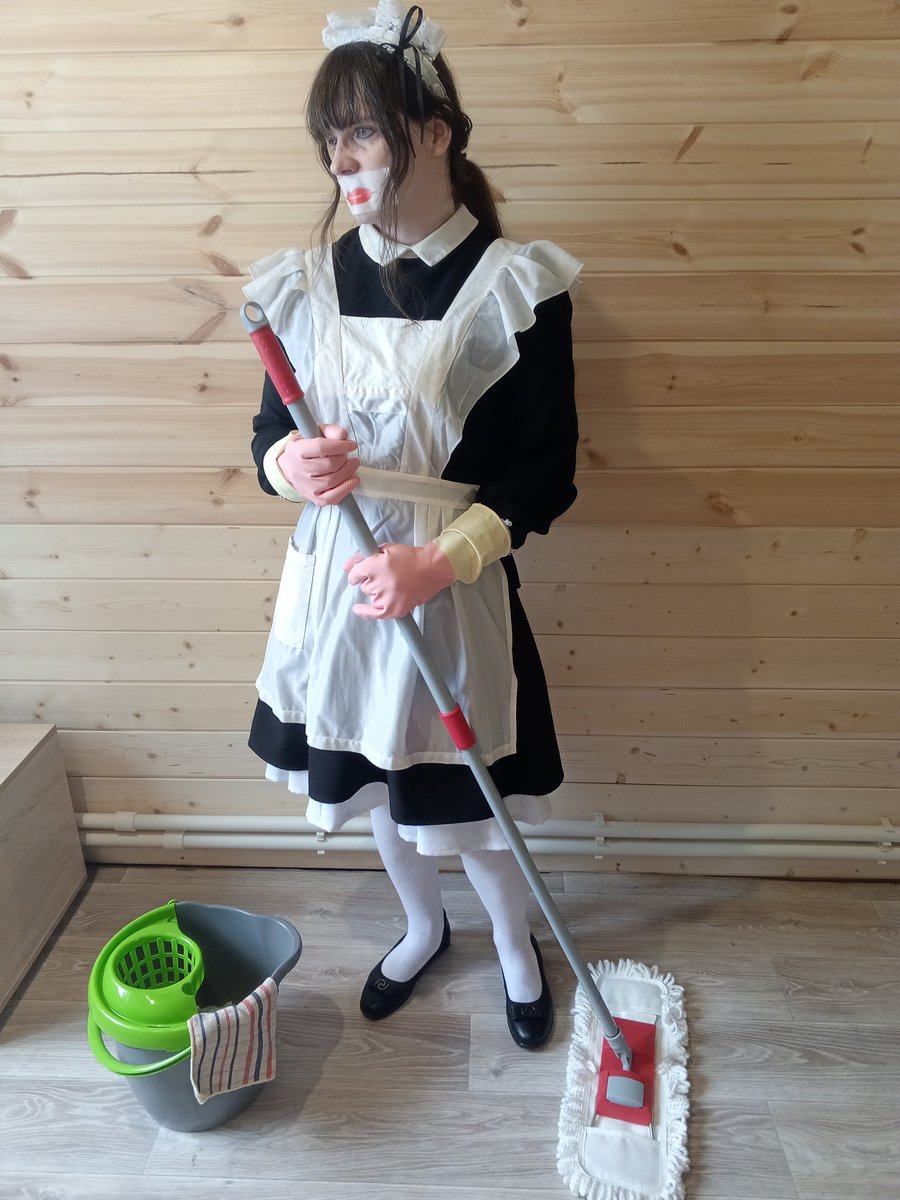tenchku's tweet photo. quiet maid https://t.co/pgEPI6o6bk