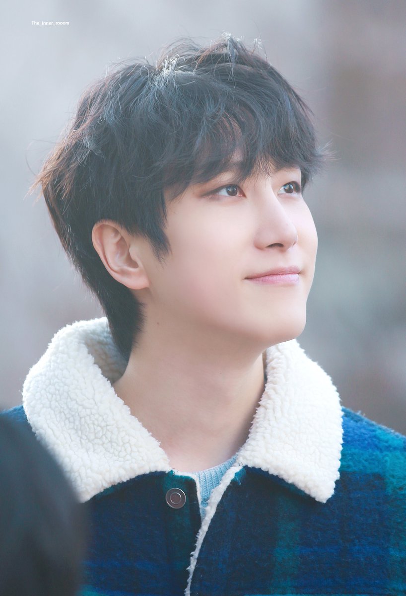 260307 시지프스 퇴근길  
# 이선우

얼굴✨