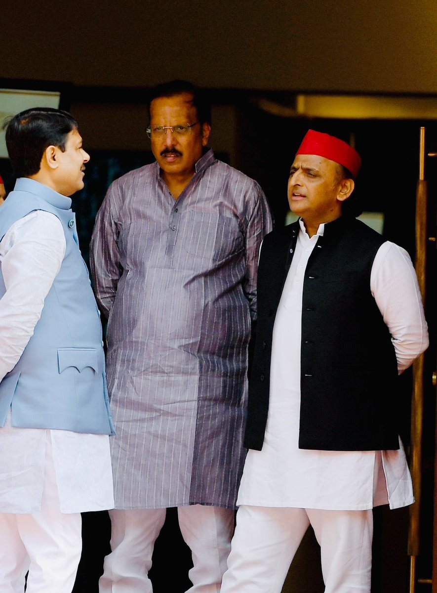 आज लोकसभा में अपने नेता माननीय श्री <a href="/yadavakhilesh/">Akhilesh Yadav</a> जी के साथ
