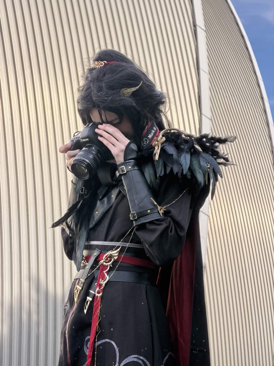 Itsuki_exe's tweet photo. I wonder if I look better behind or in front of the camera #cosplay #weiwuxian #modao https://t.co/6jqMPMhKLL