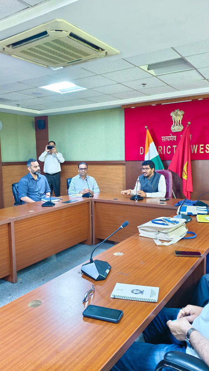 DM/DEO West Delhi tweet media