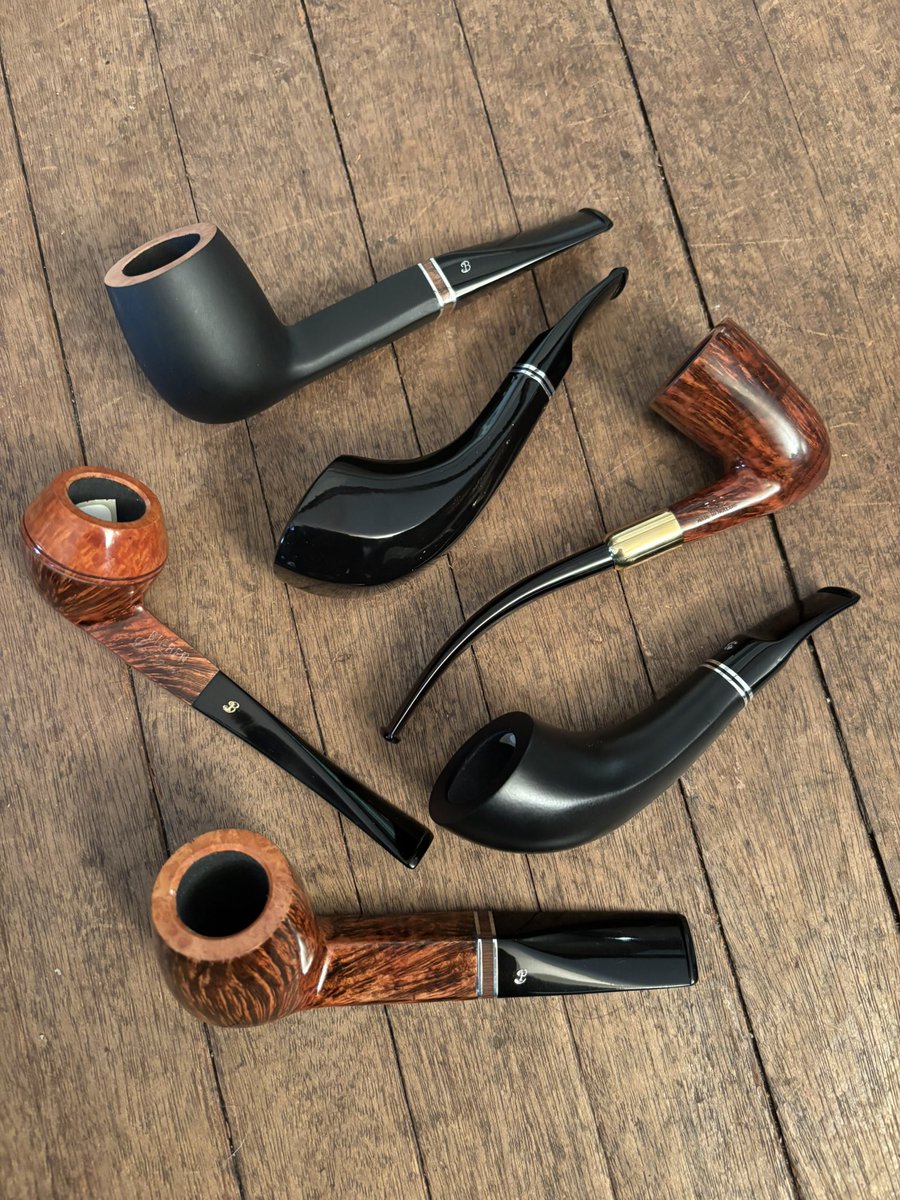 alpascia's tweet photo. Made in Holland #bigbenpipes #madeinholland #pipes #tobaccopipes #smokingpipes https://t.co/oQIZ3IgS0h