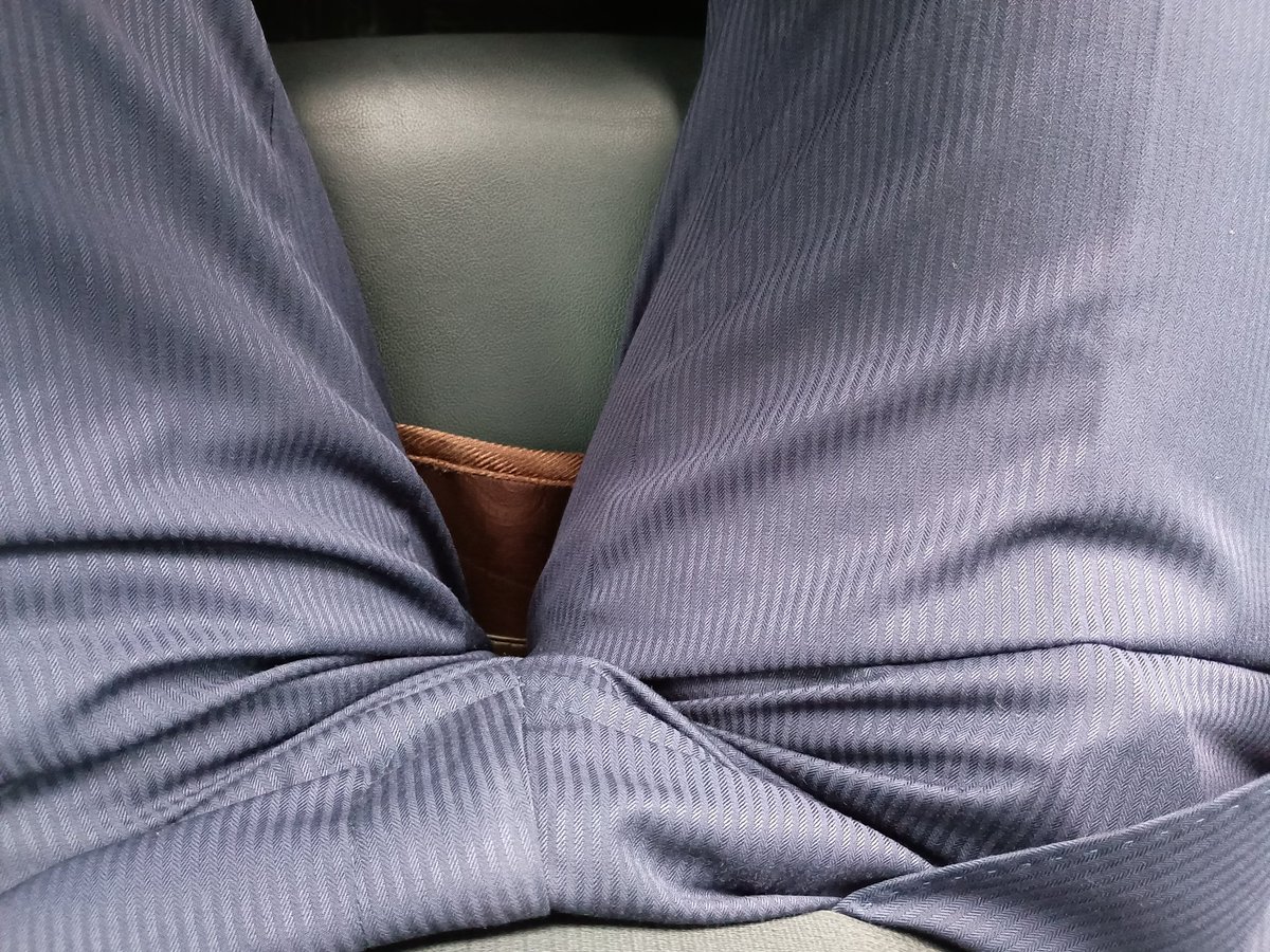 HHSuitDad44's tweet photo. Not be washed for 15 days🥴

裡面已經一塌糊塗好幾次，希望沒有被聞到味道🫣

還不小心摸到褲襠有部分硬塊🥵 https://t.co/ZTpEenIwnX