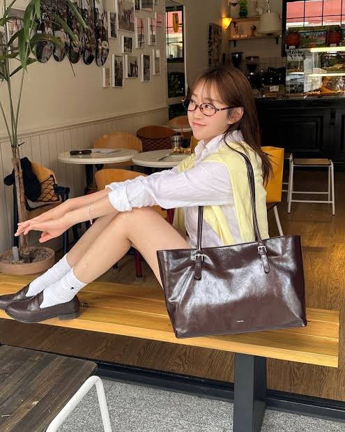 🧘🏻♀️⛸️ tweet media