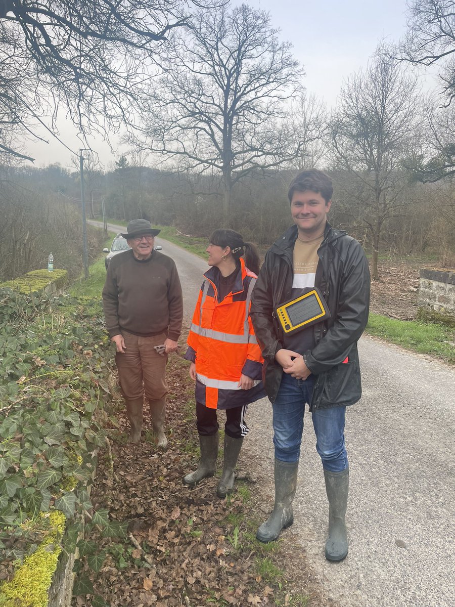ASurmelin's tweet photo. Relevé des travaux d’entretien 2eme tronçon : pont de la carbonnioterie jusqu’au pont d’Orbais, avec Garance Fontaine du Syndicat Marne-Surmelin,  Arthur Guibert du Sydear et notre vice Pdt @blsh51 Merci à nos adhérents investis dans l’entretien du cours d’#eau. #Gemapi https://t.co/29iu4VAv6T