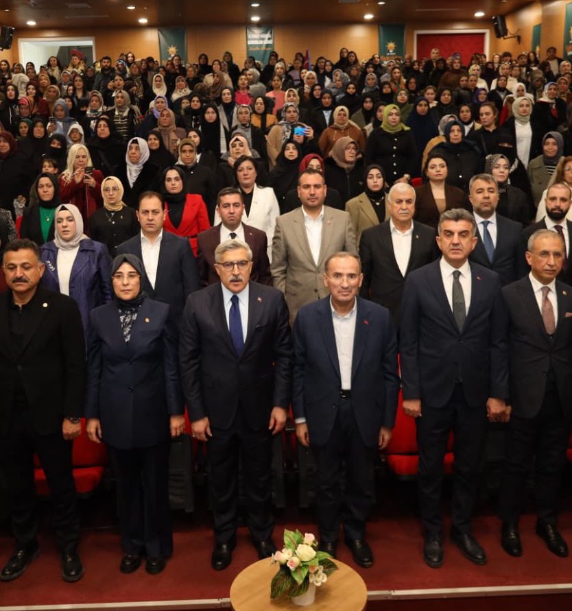 Makbulee_Oruc's tweet photo. Genel Başkan Yardımcımız ve Kültür Sanat Politikaları Başkanı Sn. @HuseyinYayman, TBMM Başkanvekilimiz Sn. @bybekirbozdag, İl Başkanımız, Milletvekillerimiz, MKYK Üyelerimiz, İlçe Başkanlarımız, İlçe Belediye Başkanlarımız ve 3 kademe teşkilatımızın katılımıyla AK Parti Şanlıurfa İl Kadın Kolları Başkanımız Sn.  @ZehraAy063 öncülüğünde İl Kadın Kollarımız tarafından düzenlenen #8MartDünyaKadınlarGünü programında bir araya geldik.

Kadınlarımız, toplumun temel taşı, ailemizin direği ve milletimizin geleceğinin mimarıdır. Bu özel günde, alın teri döken, emek veren ve fedakârlıkla yol yürüyen tüm kadınlarımızın 8 Mart Dünya Kadınlar Günü’nü kutluyorum.

#RamazandaŞanlıurfa
#MilletimizleİnancımızBir

@RTErdogan @bybekirbozdag @abuyukgumus @acarfaruka @tugbaisikercan @tulaykaynarca  @deryabakbak27 @hakanaksu058 @farukaytek @GercekTekin @sevilcan8 @DndDndar @milhamigunbegi @ZehraAy063 @avorhancelik  @FBozdag63 @AKKADINGM @akpartiurfa @akkadinsanlurfa @Karakopruak @akkadnKarakopru @akgenckarakopru