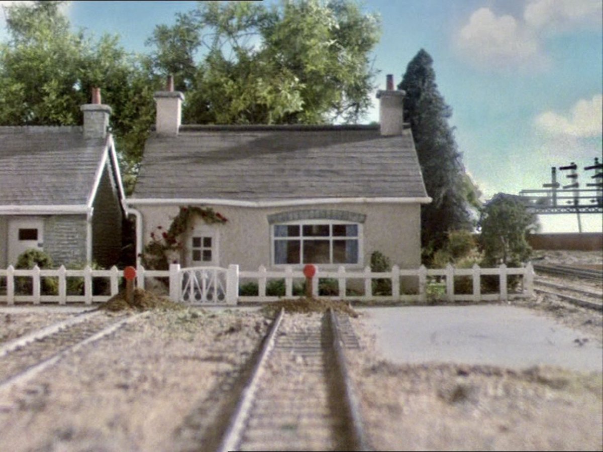 The Stationmaster’s House?
lovelive.fannect.jp/collections/ll…