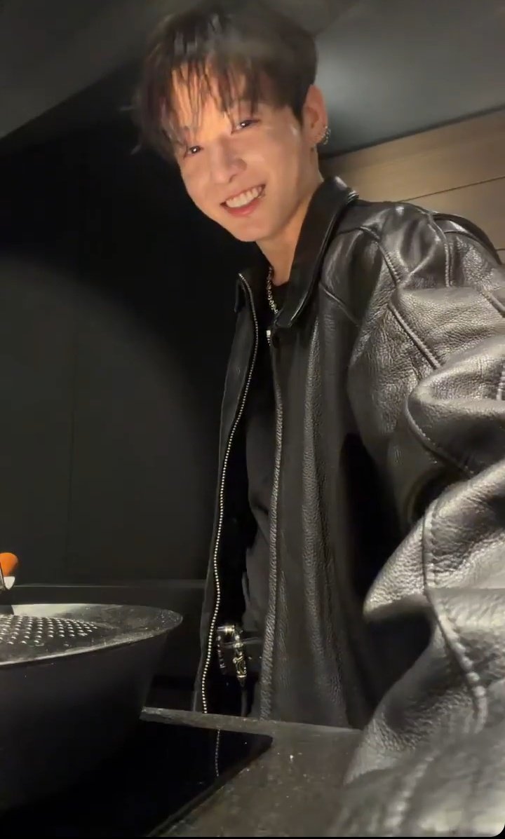 yong (googie lover) tweet media