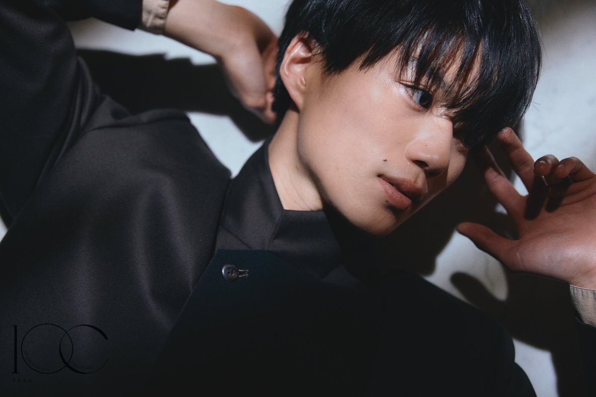 TakarajimaMook's tweet image. ✦┈┈┈┈┈┈┈┈┈┈┈┈┈┈┈✦

#1OC Vol.7 🎁
#奥智哉 サイン入りチェキを
1名様にプレゼント！

✦┈┈┈┈┈┈┈┈┈┈┈┈┈┈┈✦

📍応募方法：2026年4月9日（木）〆
●本アカウントをフォロー
●#1OC7チェキ をつけてこの投稿をリポスト