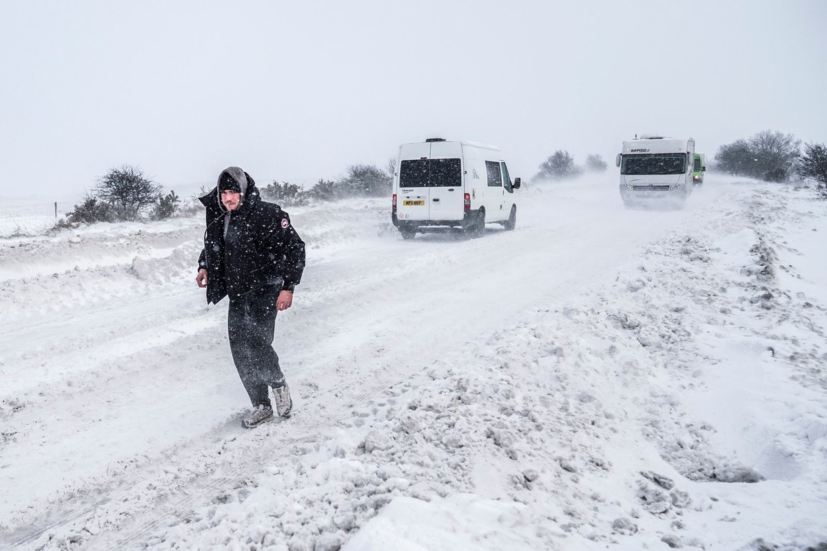 DailyMirror's tweet image. Met Office names places facing snow on Friday - and it's not just over hills #UKsnow #UKweather
mirror.co.uk/news/uk-news/m…