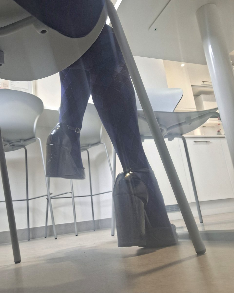 #lunchlegs pea &amp; ham soup if anyone is interested.