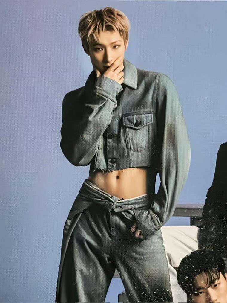 mingimangimong's tweet photo. WHAT IS STOPPING YOU FROM PUTTING HIM IN CROPPED TOPS AGAIN

BRING BACK CROPPED TOPS FOR SONG MINGI !!!!!! https://t.co/lGtVmwfjG2