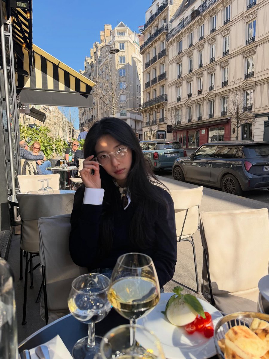 suzywifes's tweet photo. you're dating bae suzy and this is your camera roll. https://t.co/rUBgBIkrAo