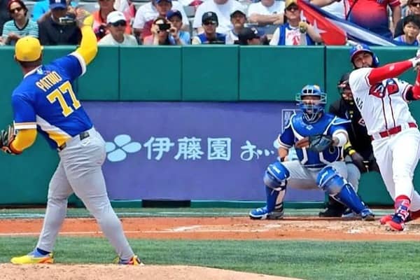 Presidente de Asamblea Nacional Cuba: «Gran alegría la victoria del equipo #Cuba🇨🇺 en su segunda salida en el VI Clásico Mundial de #Béisbol, hoy en juego frente a Colombia. ¡Felicidades!»
<a href="/AlexisLorente74/">Alexis Lorente Jiménez</a> 
<a href="/DeivyPrezMartn1/">Deivy Pérez Martín</a> 
<a href="/JL_MarceloP/">Dr. Juan Luis Marcelo Penton</a> 
<a href="/Presi_FEU_UCMSS/">Presi_FEU UCM_ss</a> 
#SanctiSpíritusEnMarcha
