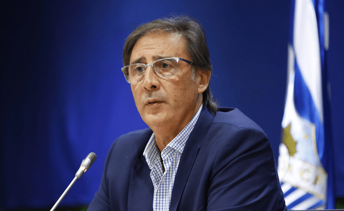 Lolamentomalaga's tweet photo. Loren juarros no continuará como director deportivo del @MalagaCF en una decisión tomada en los días posteriores al nombramiento de Funes. 

El buen momento del equipo a retrasado su anuncio, pero urge planificar la próxima temporada y la decisión se anunciará en breve. https://t.co/qBpR43OKTK