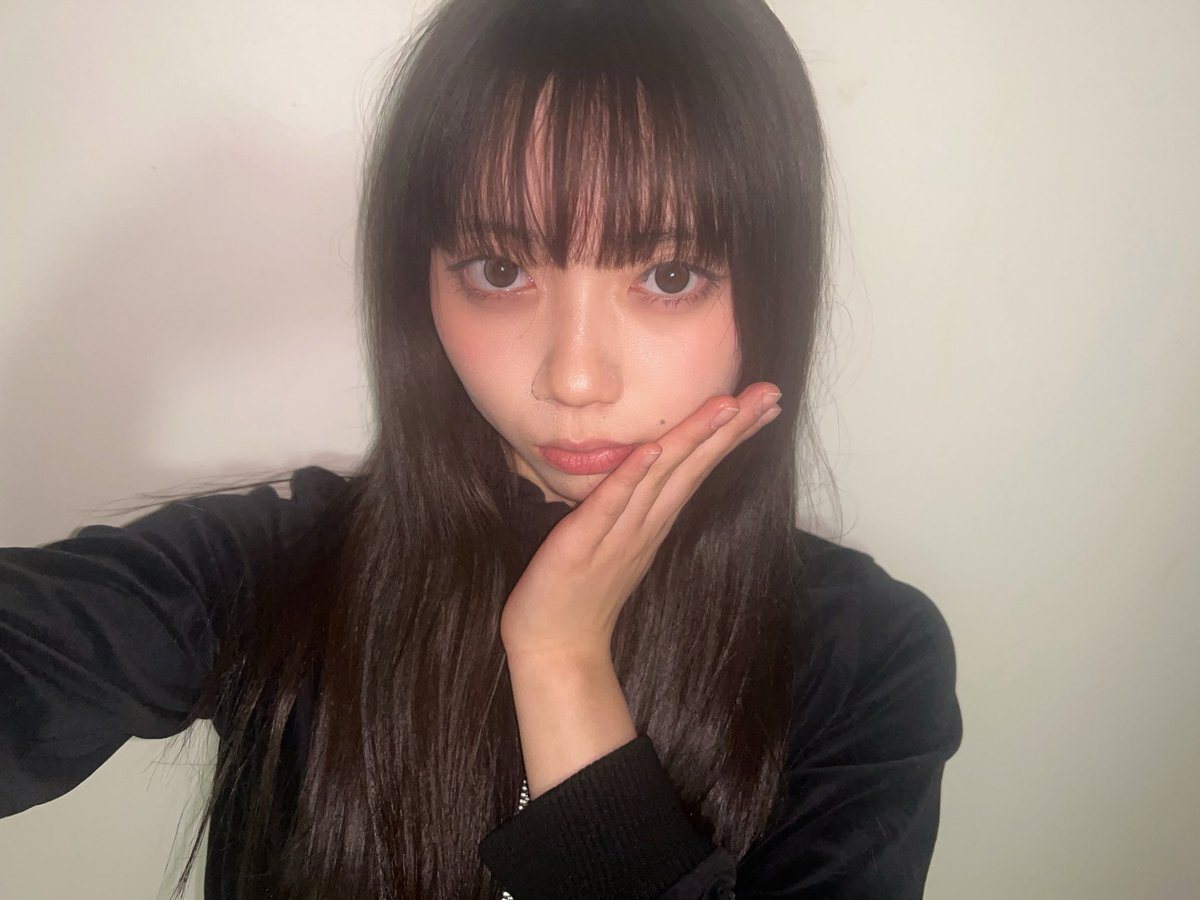 こんばんは𖤐 ̖́-

最近エレキを奮発して買って、練習してました🙌🏻🩵
今までミニギターしか持っていなかったので、エレキすんごくかっこよくてテンション上がってます！
指が短くて押さえるのが難しいけど、いつか披露できるように頑張ります✊🏻

そして
3/15はネオブラです！
よろしくお願いします🙌🏻🪽