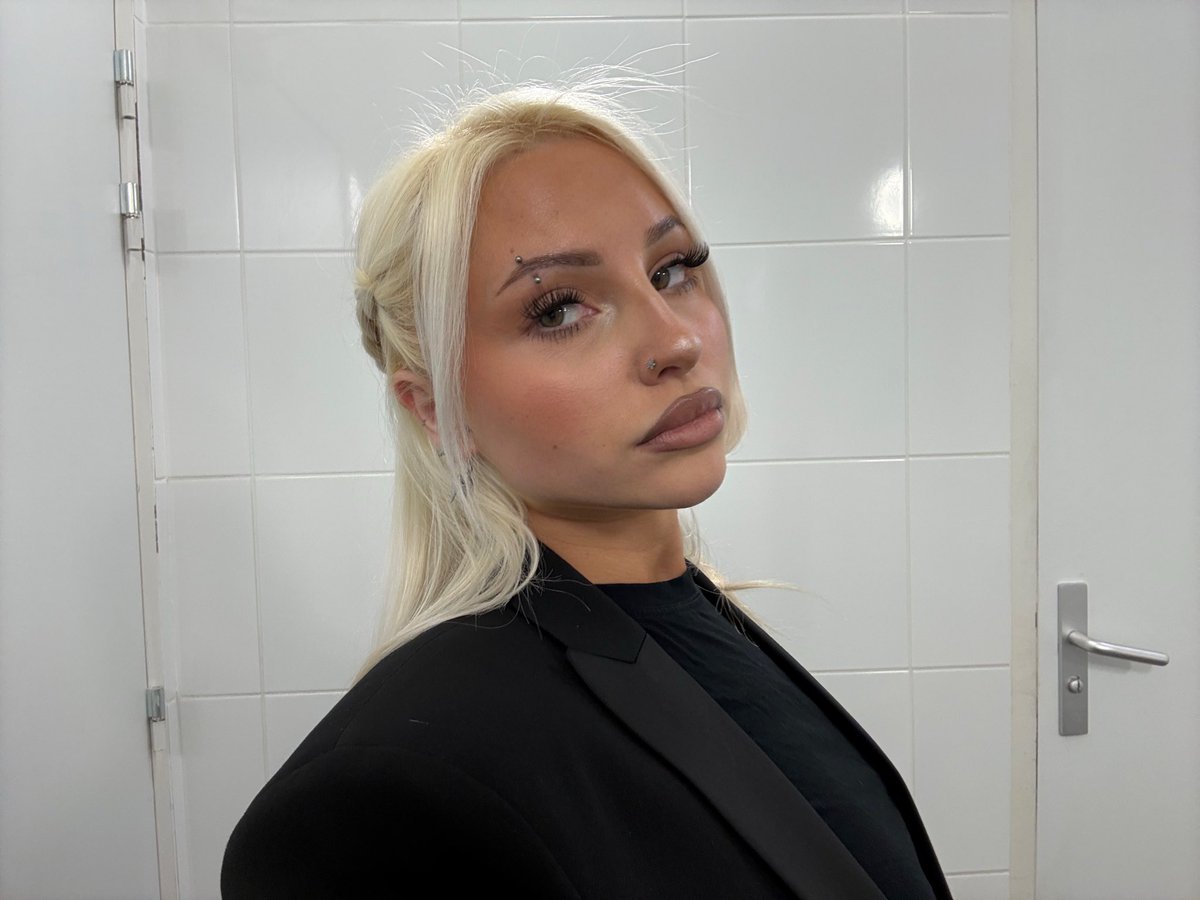 la blonde aka mirage tweet media