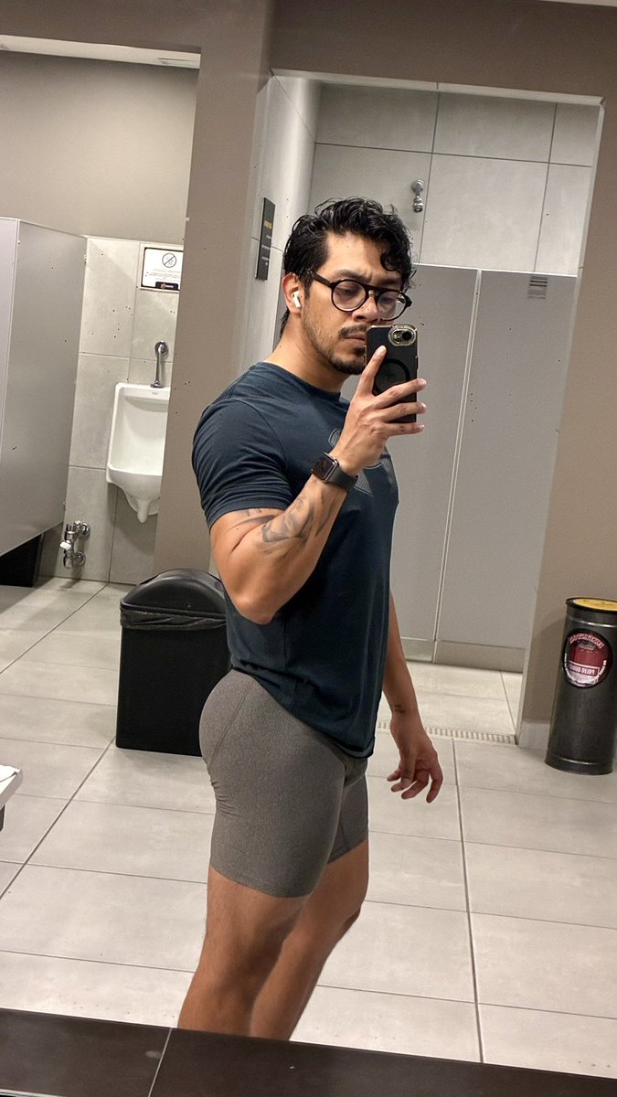 DannyMontero31's tweet image. Se dio en cuádriceps y glúteo; y después un bañito y a darle pues.

Excelente lunes! 🫰🏽✨