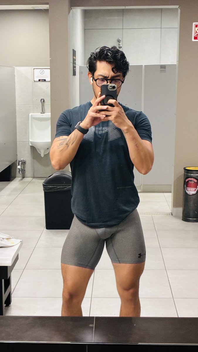 DannyMontero31's tweet image. Se dio en cuádriceps y glúteo; y después un bañito y a darle pues.

Excelente lunes! 🫰🏽✨