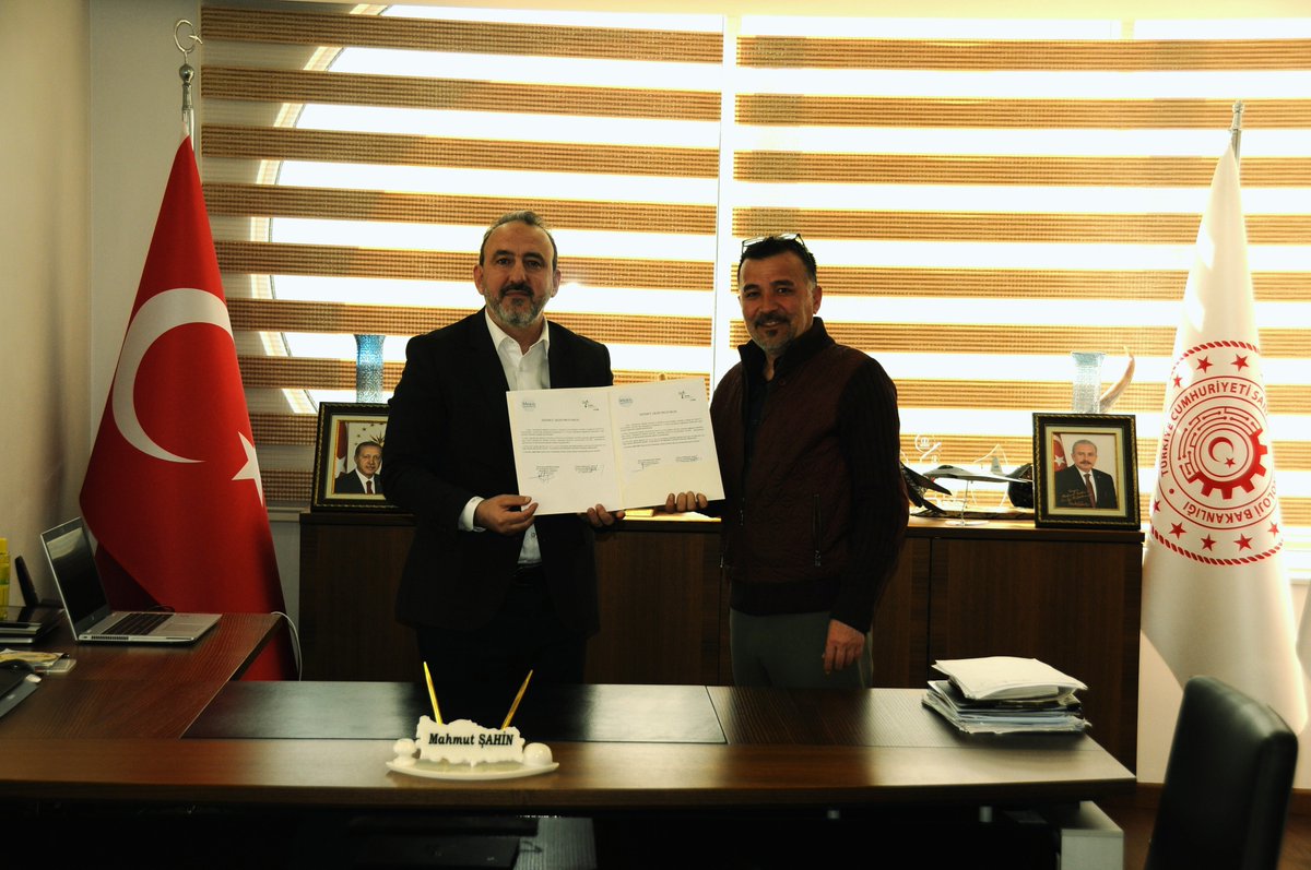 tr21trakya's tweet photo. 📢Trakya Kalkınma Ajansı ile Meriç Eğitim Kurumları arasında indirim protokolü imzalandı.

📌Protokolü Trakya Kalkınma Ajansı Genel Sekreteri Mahmut Şahin ile Meriç Eğitim Kurumları Yöneticisi Hacı Turut imzaladı.

@TCSanayi  @KalkinmaAjansGM https://t.co/SYtqteeIrk