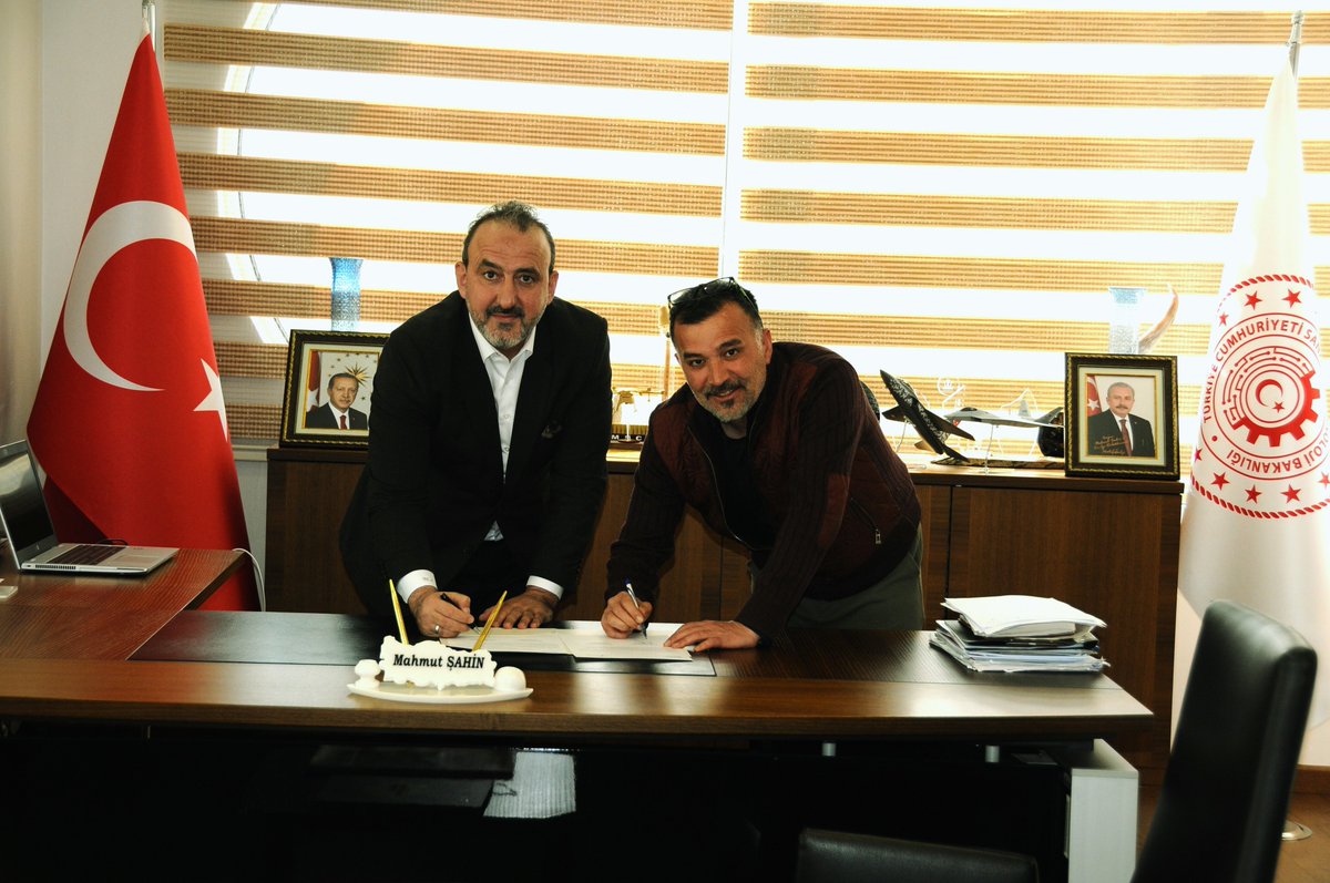 tr21trakya's tweet photo. 📢Trakya Kalkınma Ajansı ile Meriç Eğitim Kurumları arasında indirim protokolü imzalandı.

📌Protokolü Trakya Kalkınma Ajansı Genel Sekreteri Mahmut Şahin ile Meriç Eğitim Kurumları Yöneticisi Hacı Turut imzaladı.

@TCSanayi  @KalkinmaAjansGM https://t.co/SYtqteeIrk