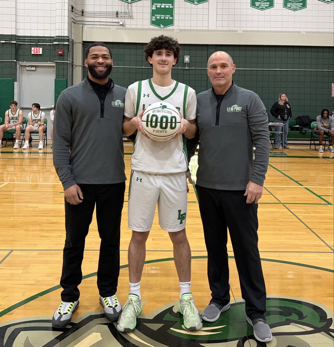 Lew-Port Basketball tweet media