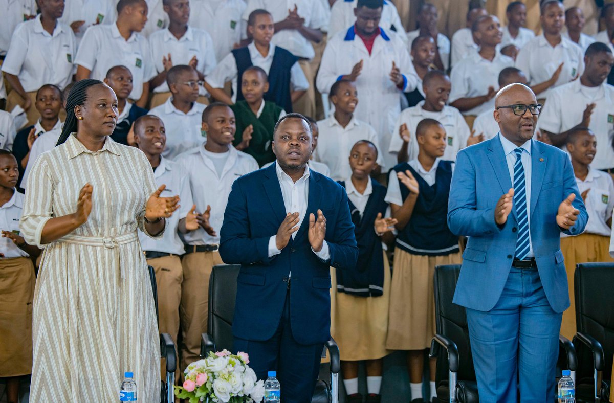 Uyu munsi mu kigo cy'Ishuri cya Lycée de Kigali hari gutangirizwa ...