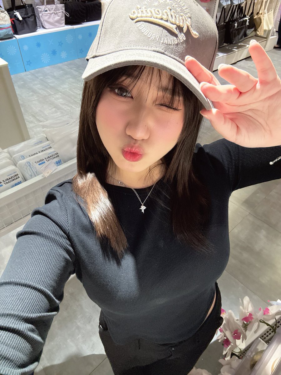 cathleenixie8's tweet photo. https://t.co/fyH8HQyLDT