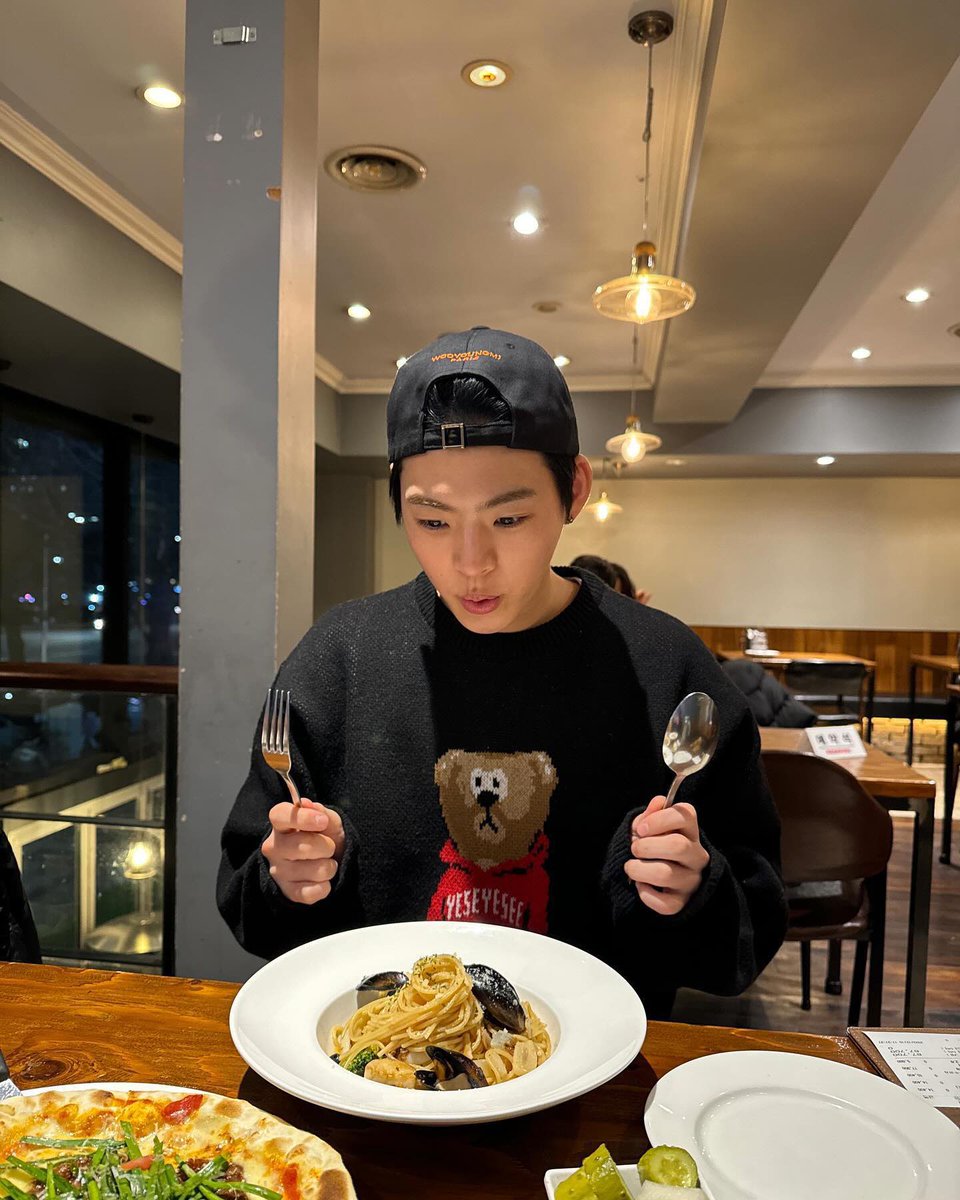 weonver's tweet photo. 😋 https://t.co/Z7Bmu90WZB