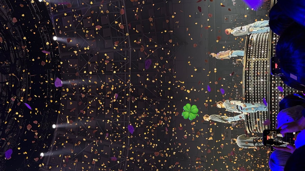 ᶜᴬᴺᵛᴬˢ tweet media