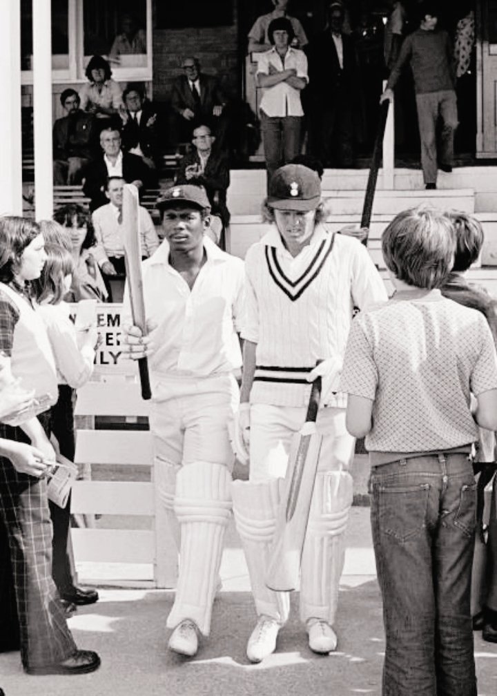 Gordon Greenidge and Barry Richards coming out to bat for Hampshire ! <a href="/fh_stephen/">StephenFH</a> <a href="/fredfertang/">Martin Chandler</a> <a href="/theoldbatsman/">Jon Hotten</a> <a href="/GeorgeDobell1/">George Dobell</a> <a href="/gulu1959/">Gulu Ezekiel</a> <a href="/barneygirnun/">Barney Girnun</a>