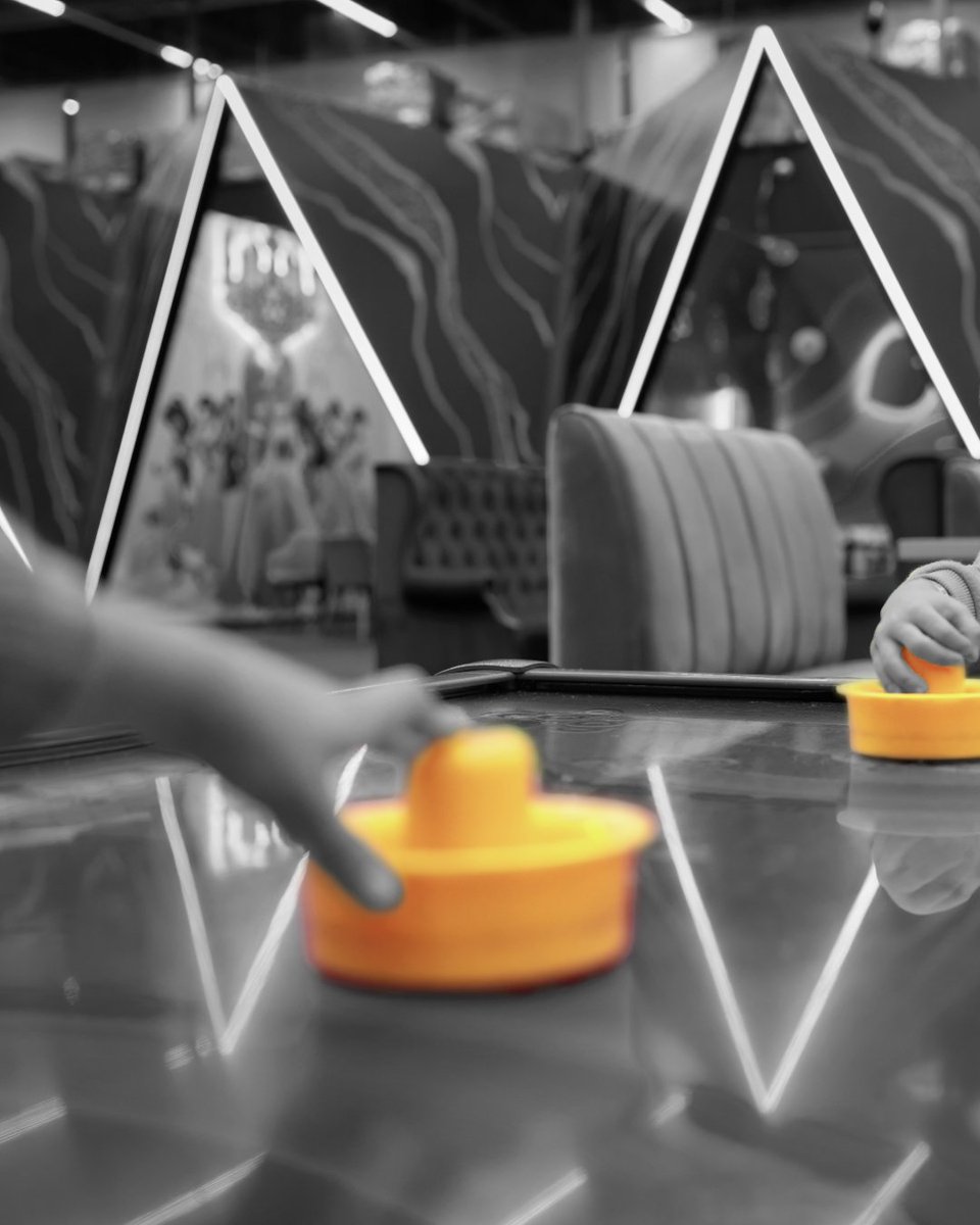 growwithraydius's tweet photo. Fast moves, sharp strategy, real results 🟡⚡. Great marketing is like a great game, it is timing, focus, and knowing the next best play. Raydius helps FECs stay visible, stay competitive, and win where it counts most 🏆📲 https://t.co/20rcExVu8W