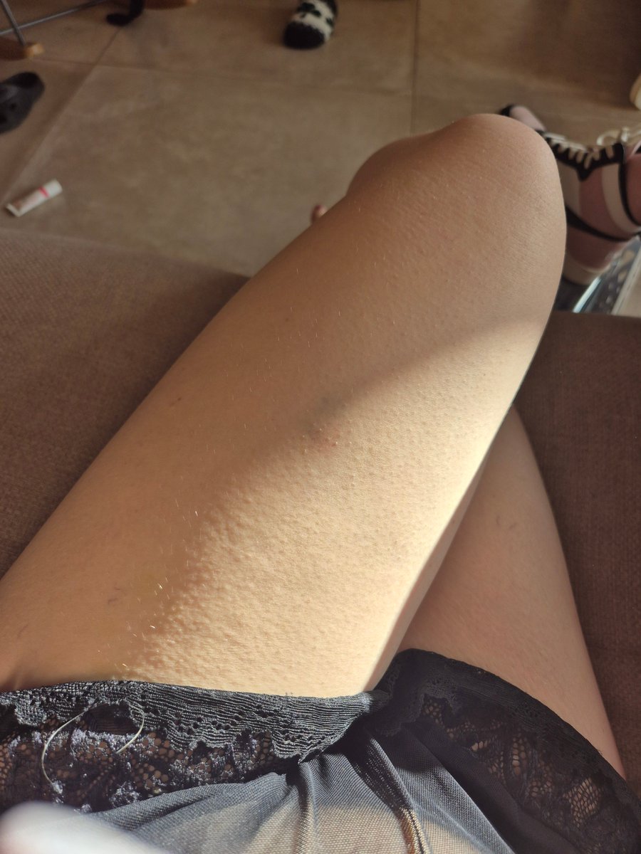 RedAndreaMoon tweet media