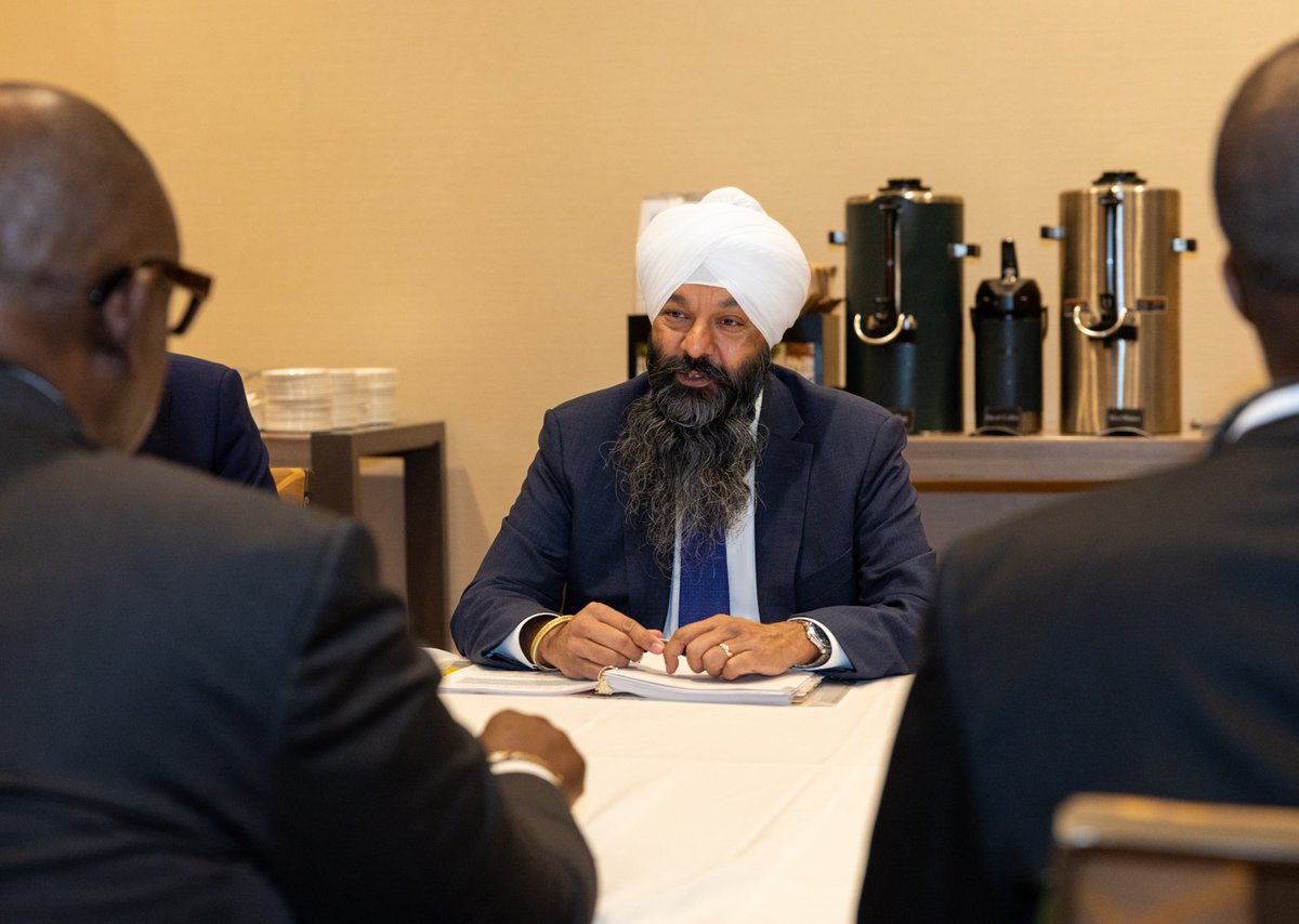 Development Canada tweet media