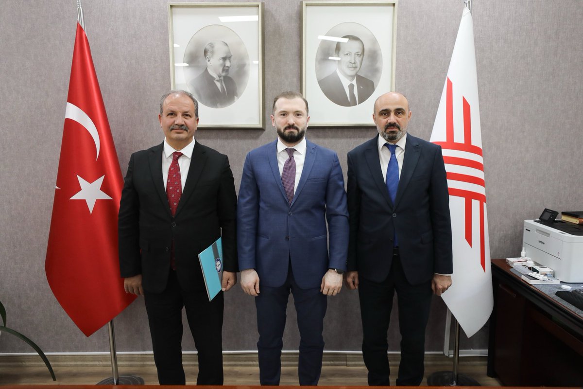 YÖK Genel Sekreteri Sn. Batıkan Aksoy’u Genel Başkan Yardımcımız Mustafa Irgatoğlu ile birlikte ziyaret ederek üniversite hastanelerinde görev yapan sağlık profesyonellerimizin sorun ve taleplerini ilettik.

Üniversite hastanelerinde teşvik ek ödemelerinin gecikmesinin ciddi