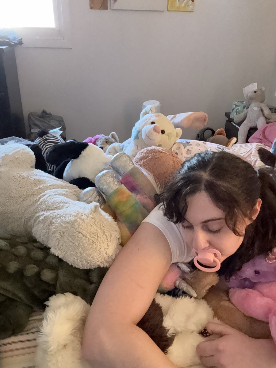 LilFishy tweet media