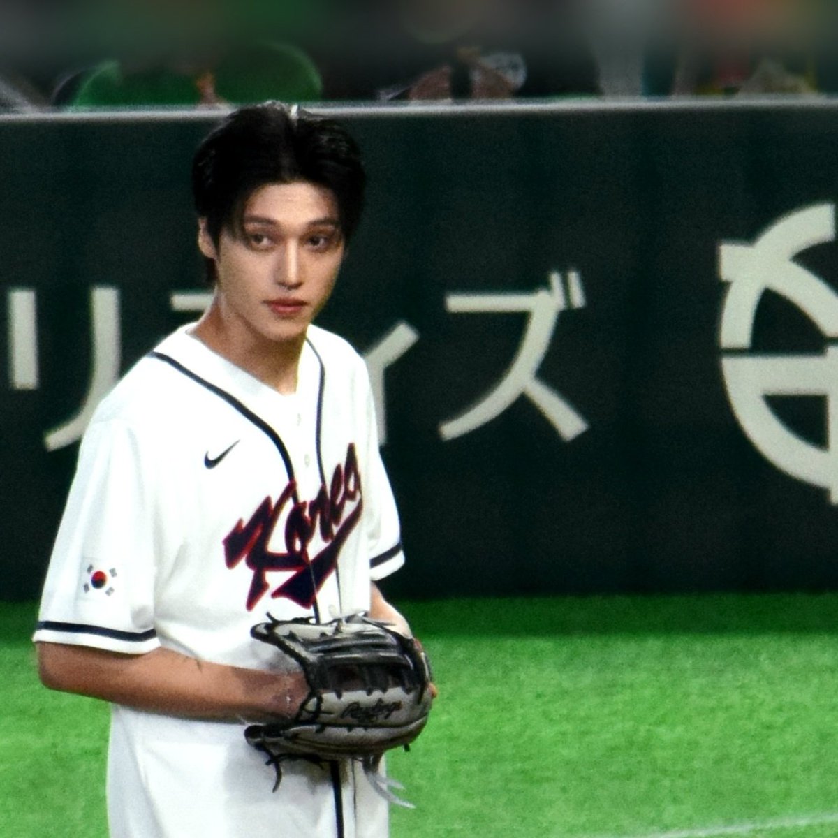 260309 시구 始球式 WBC

勝利の妖精
승리의 요정

#WooyoungWBC1stPitchSoon
#WOOYOUNG #우영 #ウヨン
<a href="/ATEEZofficial/">ATEEZ(에이티즈)</a> <a href="/WBCBaseball/">World Baseball Classic</a>