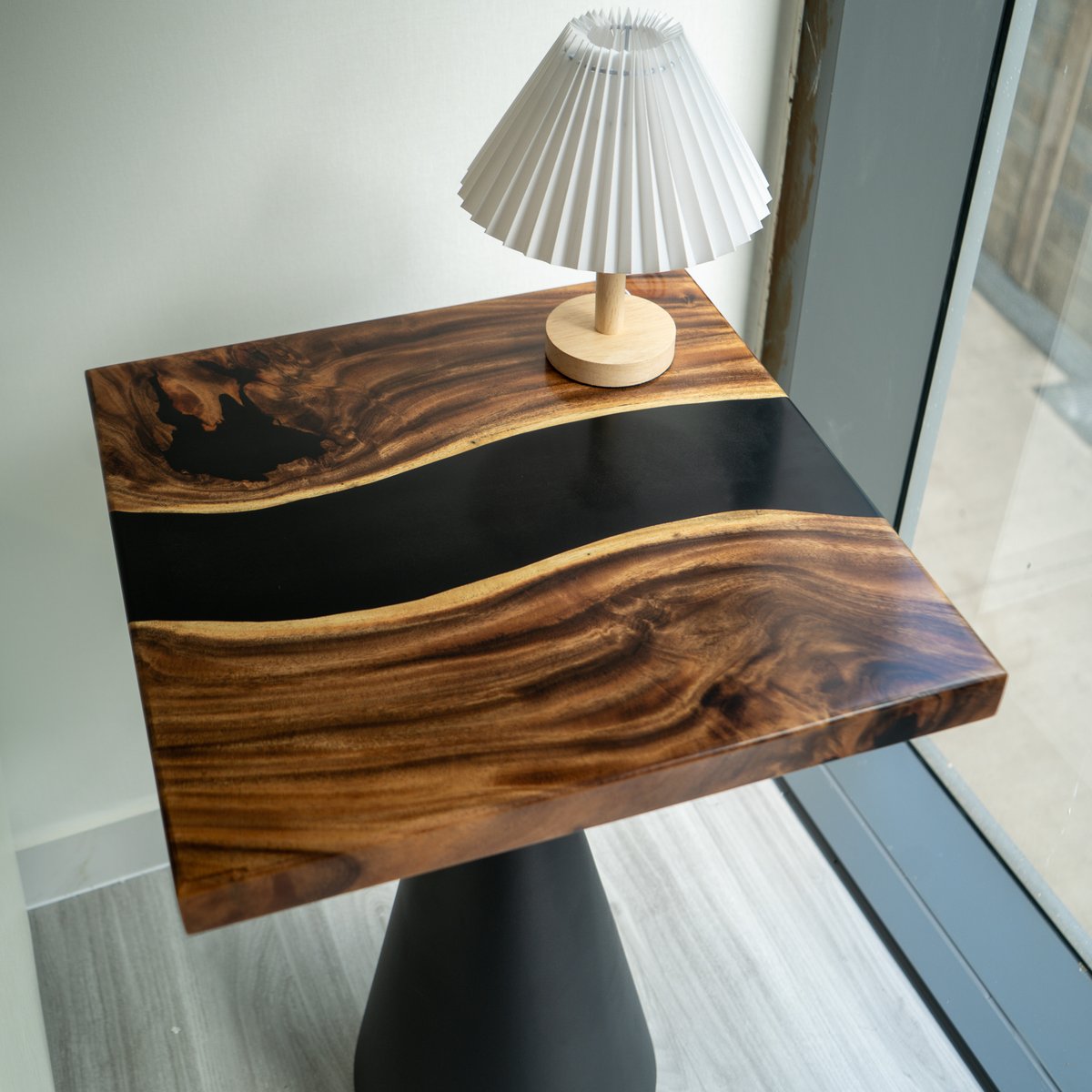 LumberGrand's tweet photo. ☀️ When the sun hits just right, every detail comes alive.

Find the one that catches your eye before the special deals are gone: https://t.co/RncAkW31hc

#LumberGrand #SquareTable #EpoxyTable #HandcraftedFurniture https://t.co/JYYjOsCKiC