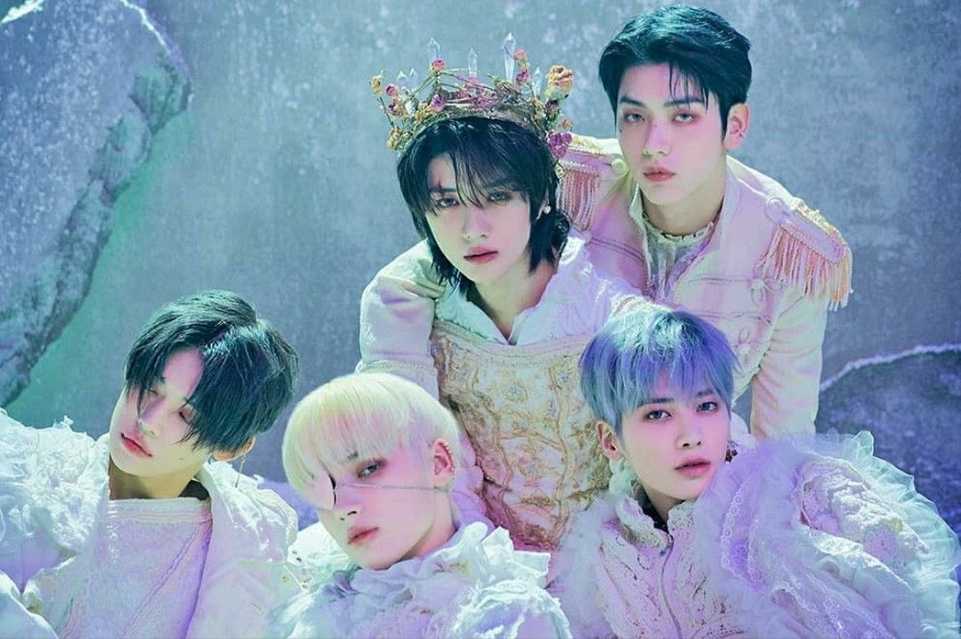 fa4ryji's tweet photo. i fear everyone moved on too fast from the freeze concept photos… https://t.co/Jc03YMQ89X