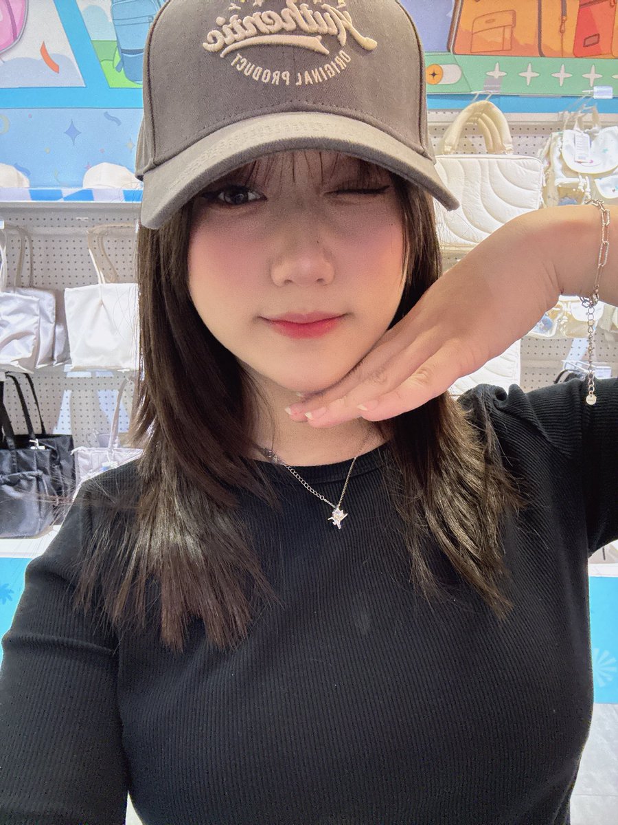 cathleenixie8's tweet photo. https://t.co/WLBy9TeBP4