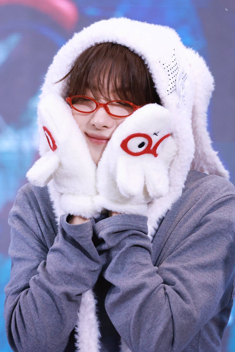 빵먹는빵벌레 tweet media