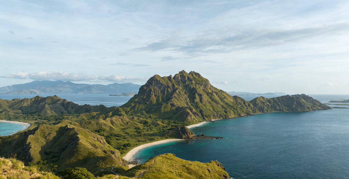 scapevoyager's tweet photo. Komodo Island Travel: Surviving Seasickness, Chasing Dragons, and Falling for Pink Beaches
Let me be real with you—if you’re the type who hits snooze 10 times and rolls out of bed at noon, Komodo Island will kick your lazy ass on day one. I set my alarm...
https://t.co/U592cexeuz https://t.co/s1YDIGgx7B