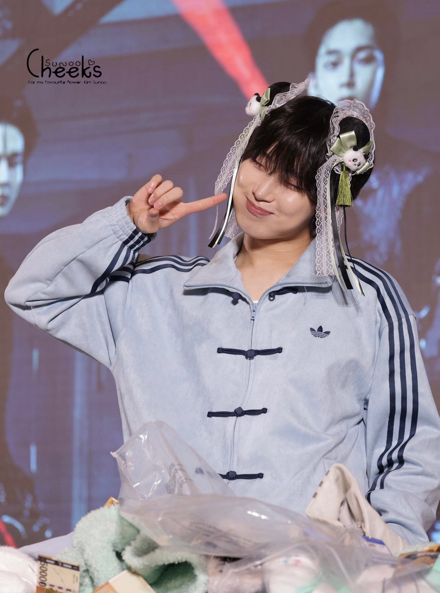 cheek (@ddeonut0624) on Twitter photo 