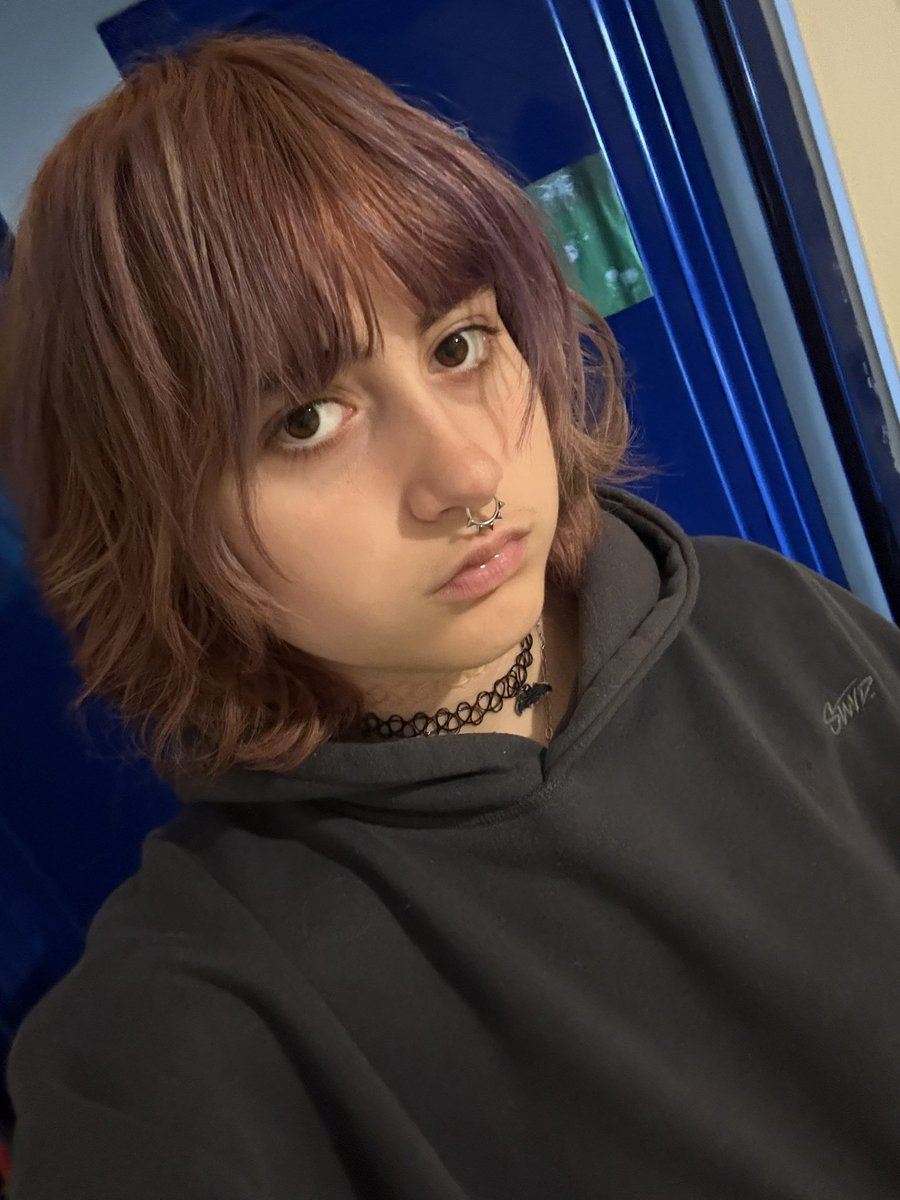 arty 🪽🧁 day 6 binge free ! tweet media