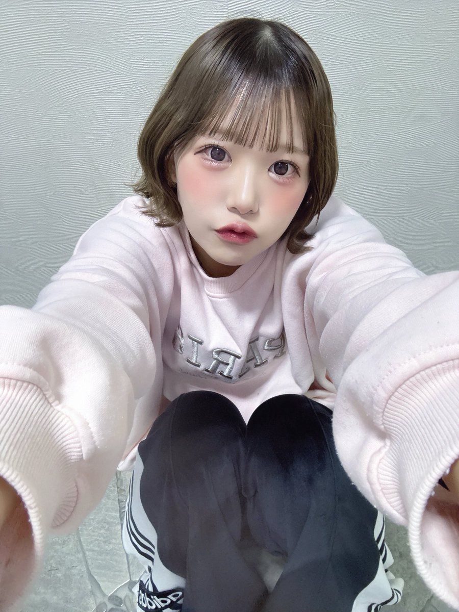 aina_colorful_'s tweet photo. ぎゅー ♡ https://t.co/X8p0tMYZ5v